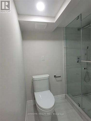 39 CANDLEBROOK CRESCENT , Toronto, Ontario M1W 4B3 3