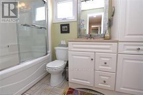 Main Bath - 3200 Greenbough Crescent, Burlington, ON 