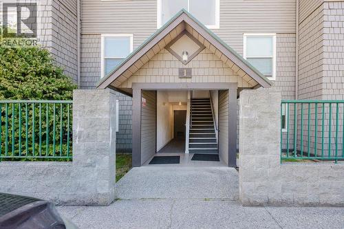 2 622 FARNHAM ROAD  Gibsons, BC V0N 1V8