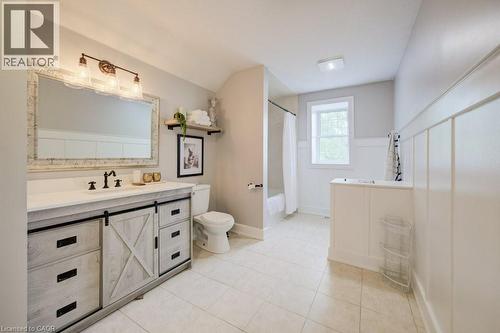 35 Schweitzer Street, Kitchener, ON - Indoor Photo Showing Bathroom