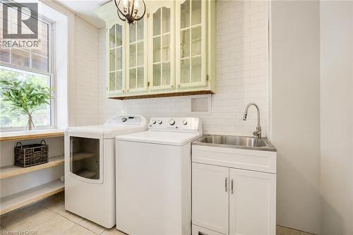 35 Schweitzer Street, Kitchener, ON - Indoor Photo Showing Laundry Room