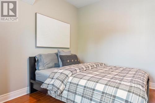 7049 Gaslamp Walk, Mississauga, ON 
