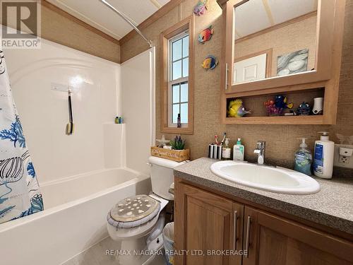 7 Hickory Lane, Port Colborne (Sherkston), ON 