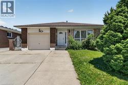 128 HADELAND Avenue  Hamilton, ON L9C 5Z9