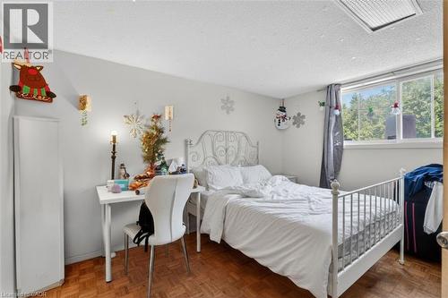 128 Hadeland Avenue, Hamilton, ON 
