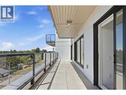 501 2268 E BROADWAY  Vancouver, BC V5N 0L2