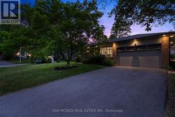 63 MAPLEWOOD ROAD  Mississauga, ON L5G 2M7