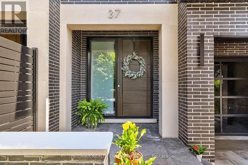 37 Oakwood Avenue N, Mississauga, ON 