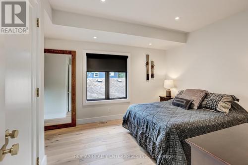 37 Oakwood Avenue N, Mississauga, ON 
