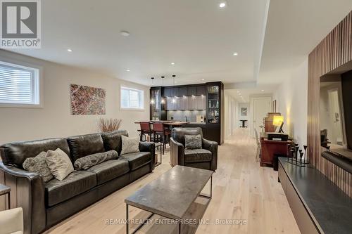 37 Oakwood Avenue N, Mississauga, ON 