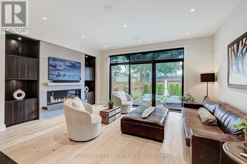 37 Oakwood Avenue N, Mississauga, ON 
