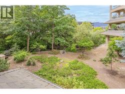 Greenspace and deck visible from the deck - 