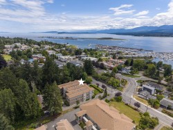 #304-1860 Comox Ave Comox, BC V9M 3M7