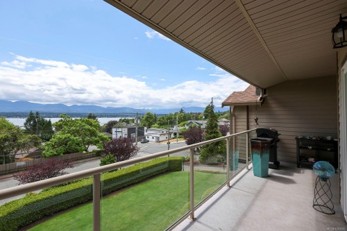 #304-1860 Comox Ave, Comox, BC 
