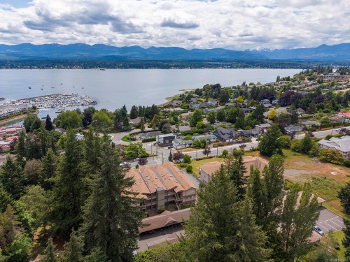 #304-1860 Comox Ave, Comox, BC 
