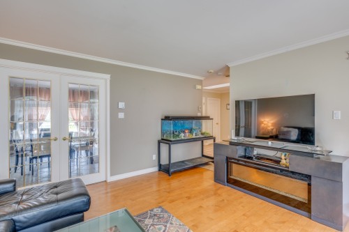 Salon - 1100 Rue Du Cardinal, Saint-Jérôme, QC 