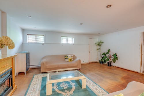Salle familiale - 1100 Rue Du Cardinal, Saint-Jérôme, QC 