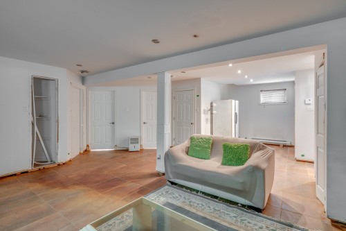 Salle familiale - 1100 Rue Du Cardinal, Saint-Jérôme, QC 
