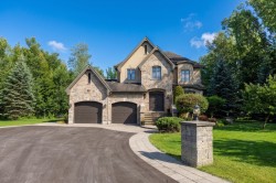 69 Av. des Pins  Saint-Jean-Sur-Richelieu, QC J2W 2Z3