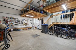Garage - 