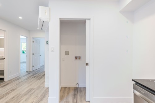 Laundry - 6980 Av. De Chester, Montréal (Côte-Des-Neiges/Notre-Dame-De-Grâce), QC 