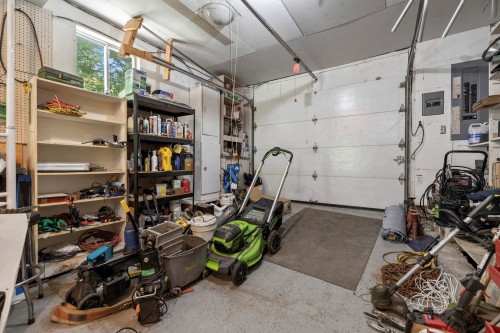 Garage - 111 Ch. Braemar, Gore, QC - Indoor Photo Showing Garage