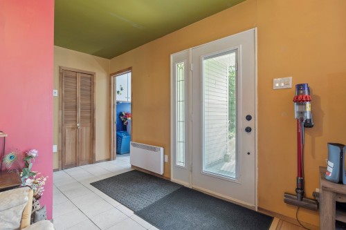 Hall d'entrée/Vestibule - 111 Ch. Braemar, Gore, QC -  Photo Showing Other Room