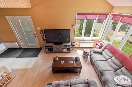 Salon - 111 Ch. Braemar, Gore, QC - Indoor Photo Showing Living Room