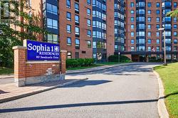 415 - 80 SANDCASTLE DRIVE N  Ottawa, ON K2H 9E7