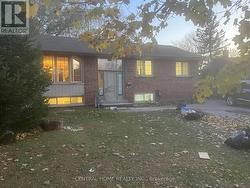 380 BENT CRESCENT Richmond Hill, ON L4C 1C3