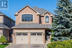 5 MELROSE GARDENS Brampton, ON L7A 1J7