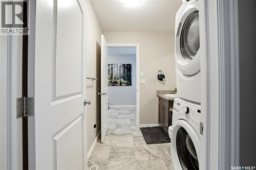 302 Dickson Crescent, Saskatoon, SK 