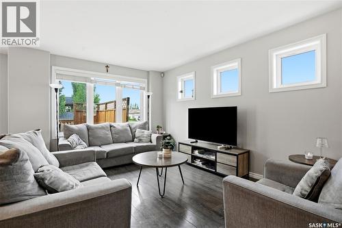 302 Dickson Crescent, Saskatoon, SK 