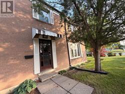 63 VENETIAN CRESCENT Toronto, ON M3N 2L9