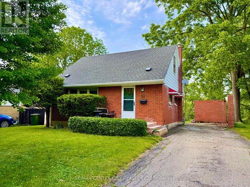 18 MONTGOMERY ROAD  St. Thomas, ON N5R 1S5
