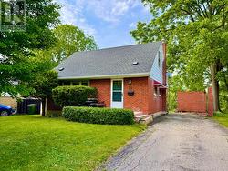 18 MONTGOMERY ROAD St. Thomas, ON N5R 1S5