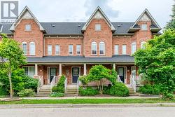 204 ROXTON ROAD Oakville, ON L6H 6M8