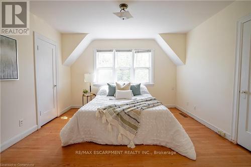 136 Glen Road, Hamilton, ON 