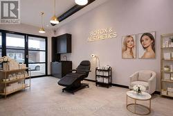 43 MAIN STREET S  Halton Hills, ON L7G 3H2