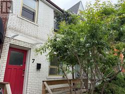 7 CASIMIR STREET Toronto, ON M5T 2P6