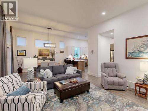 4048 Saturna Ave, Powell River, BC 