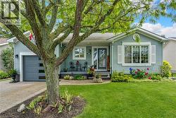 109 GLENARIFF Drive  Freelton, ON L8B 1A5