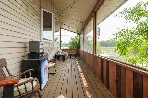 25 Oak Avenue, Oak Point, MB 