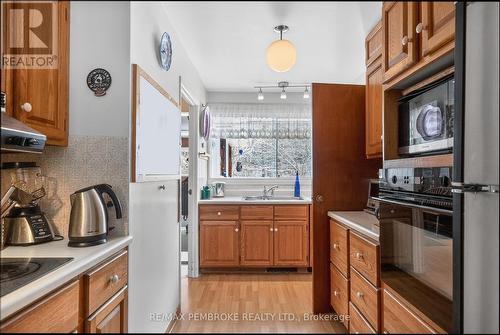 98 Glendale Avenue, Deep River, ON 