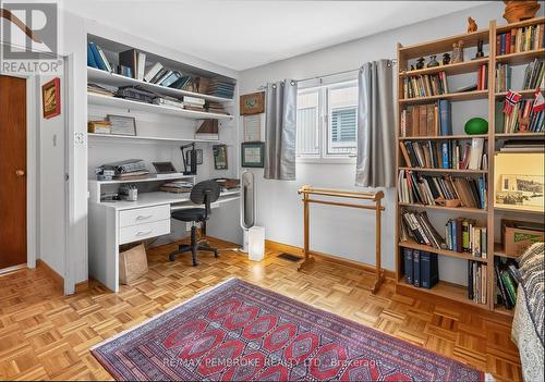 98 Glendale Avenue, Deep River, ON 