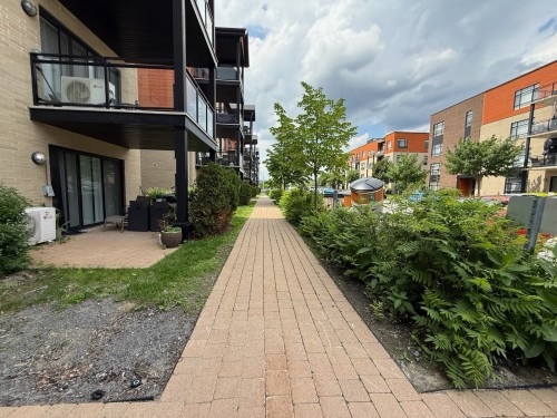 Passageway - 404-3163 Boul. De La Gare, Vaudreuil-Dorion, QC 