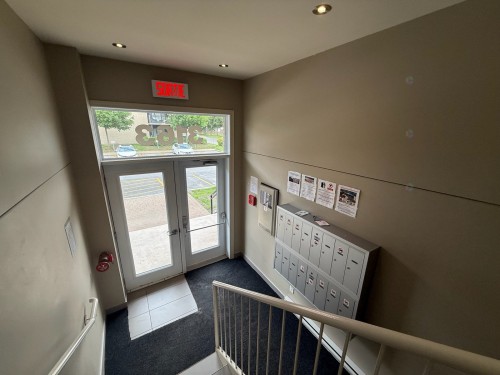 Staircase - 404-3163 Boul. De La Gare, Vaudreuil-Dorion, QC 