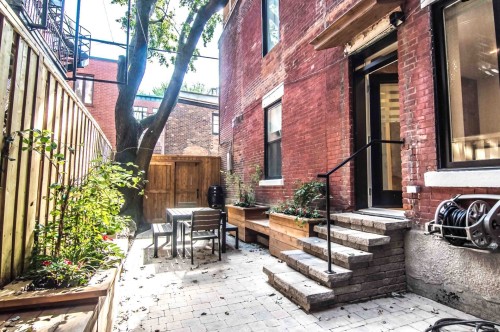 Courtyard - 3612 Av. Laval, Montréal (Le Plateau-Mont-Royal), QC 