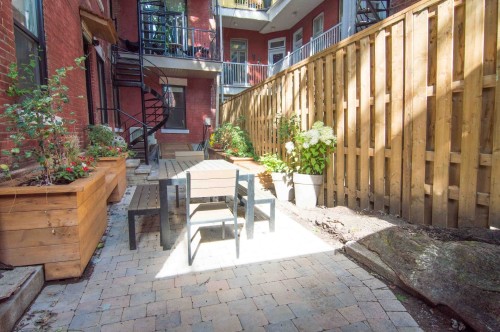 Courtyard - 3612 Av. Laval, Montréal (Le Plateau-Mont-Royal), QC 