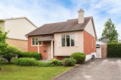 5979 Rue des Merisiers  Longueuil (Saint-Hubert), QC J3Y 8M2